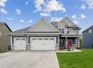 927 Lynne Dr, Adel, IA 50003