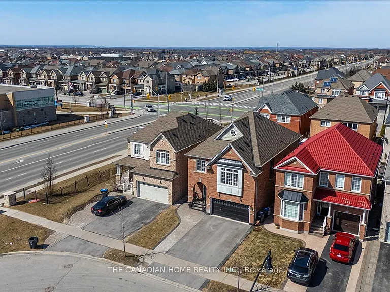 33 Denali Cres — Photo 43