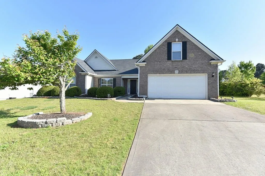 2915 Wadley Ln photo 1