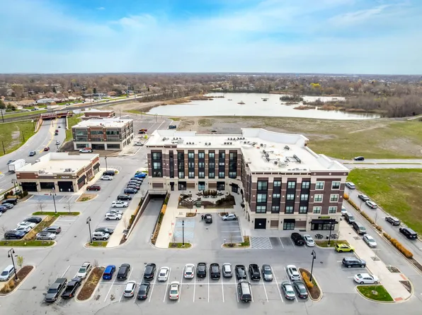 9610 N Centennial Dr #412, Munster, IN 46321