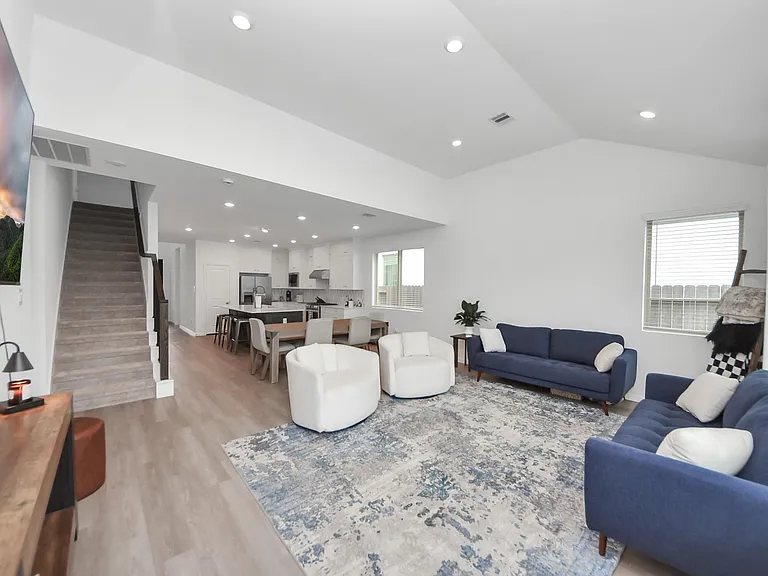 4946 Sky Bluff Dr — Photo 17