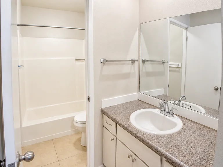 346 Hickory St #4 — Photo 12