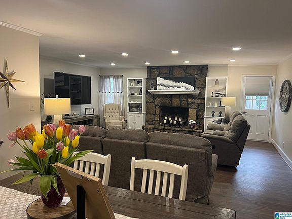 4th image of 1217 Rockwood Ln
