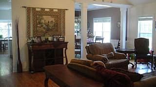 4th image of 103 Tifton Dr W
