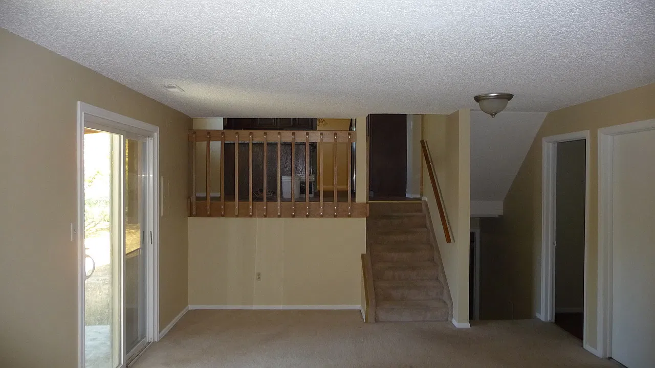 4 bed, 2520 sqft, $2,500 — Photo 4