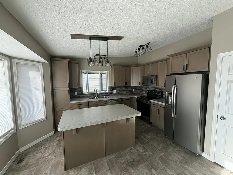 9609 72nd Ave #HA-810 — Photo 5