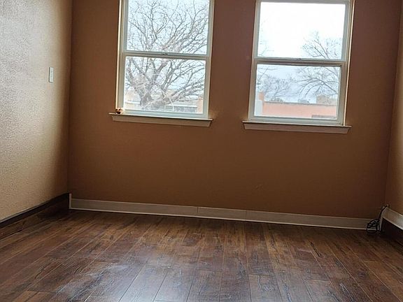 2nd image of 208 Zena Lona St NE