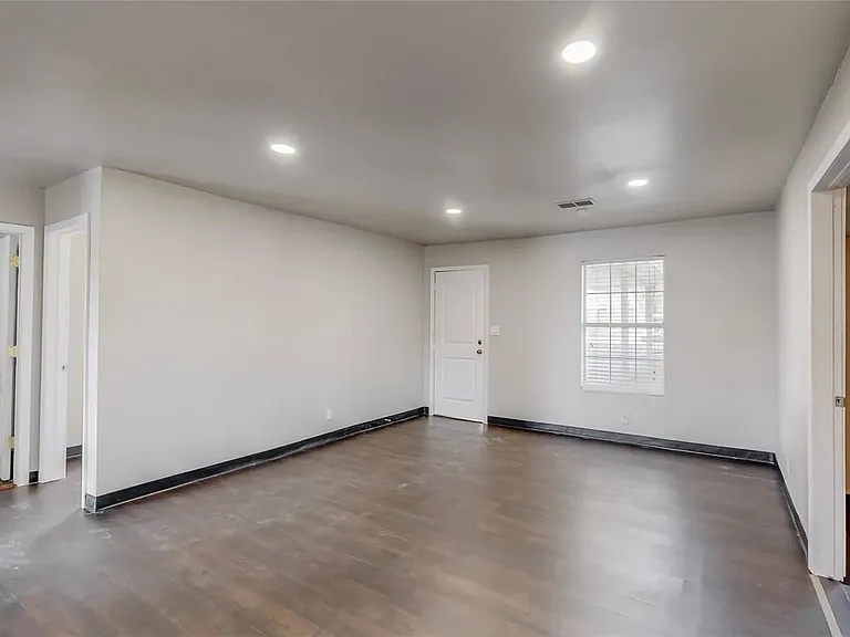 3810 Cotton Ln — Photo 10