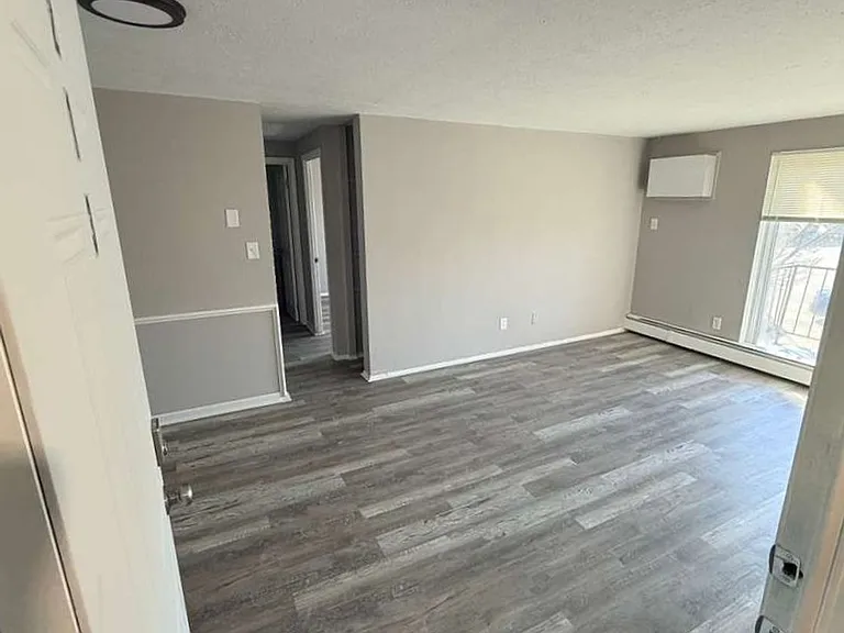 13420 Euclid Ave — Photo 13