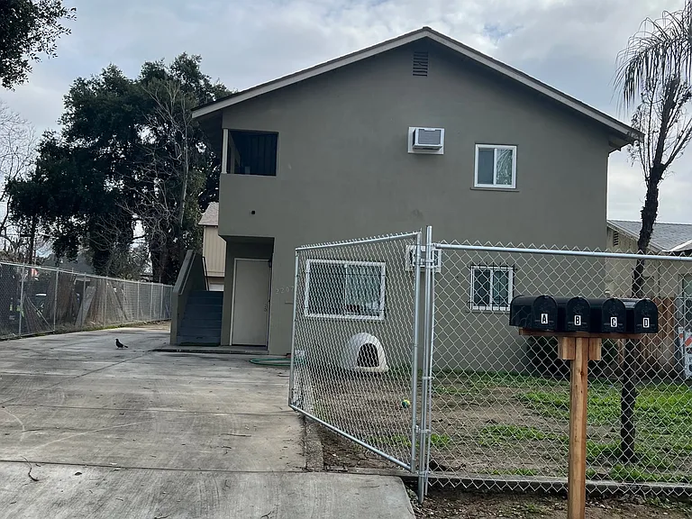 2207 River Blvd #D — Photo 1