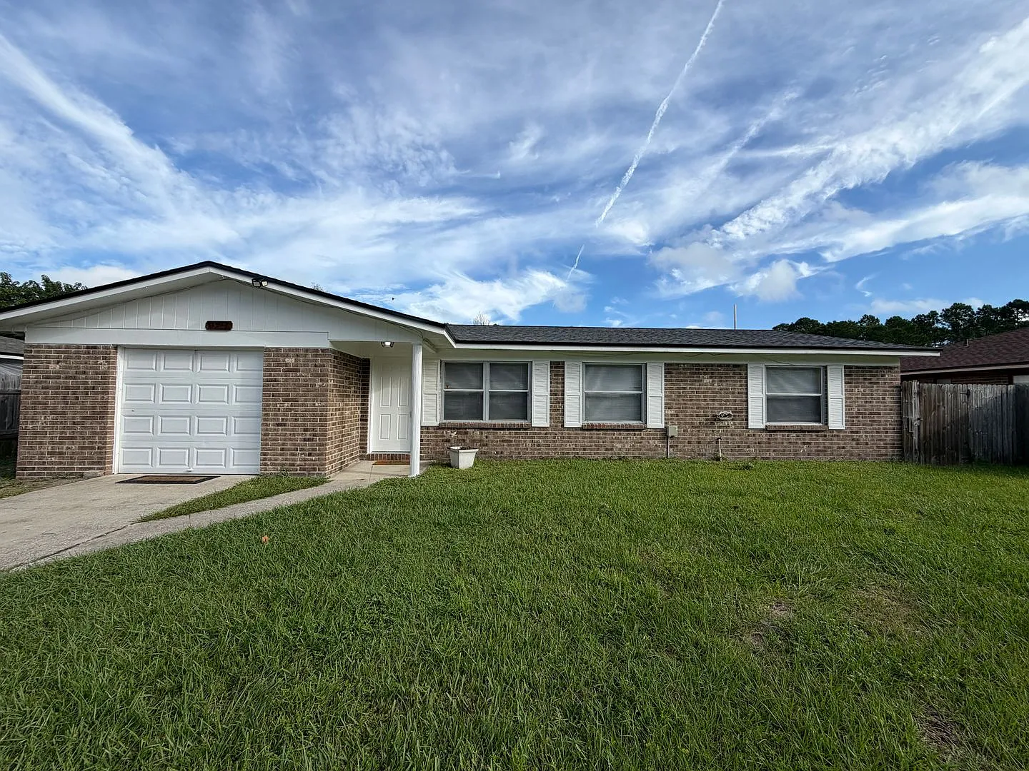 Brick Home in Convenient Location, Large Lot! — Photo 1