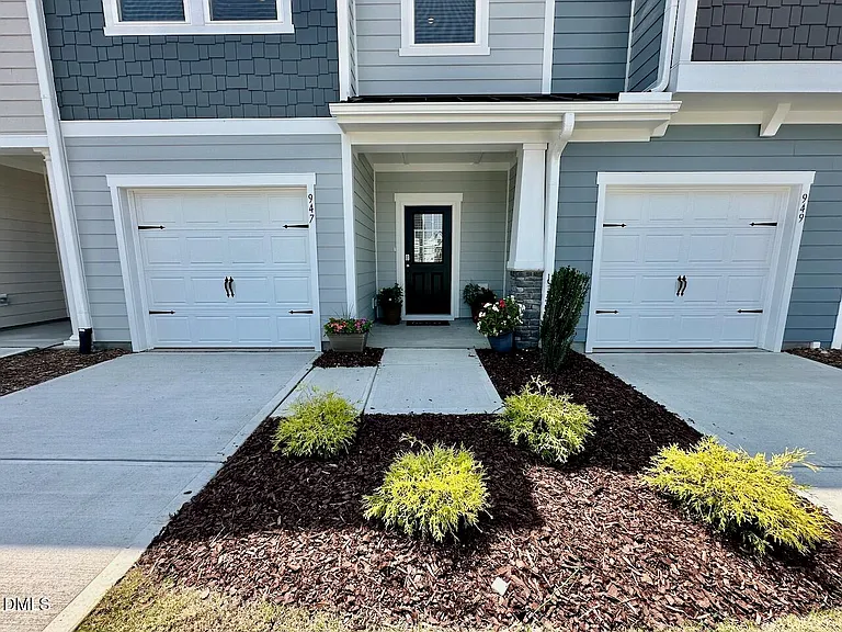 947 Kensley Grove Ln — Photo 2
