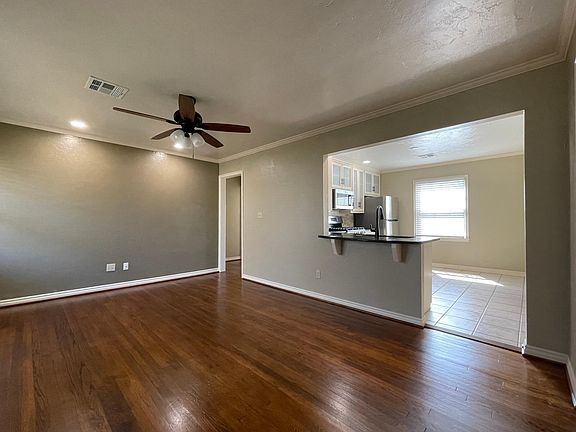 4th image of 4740 SE 23rd St