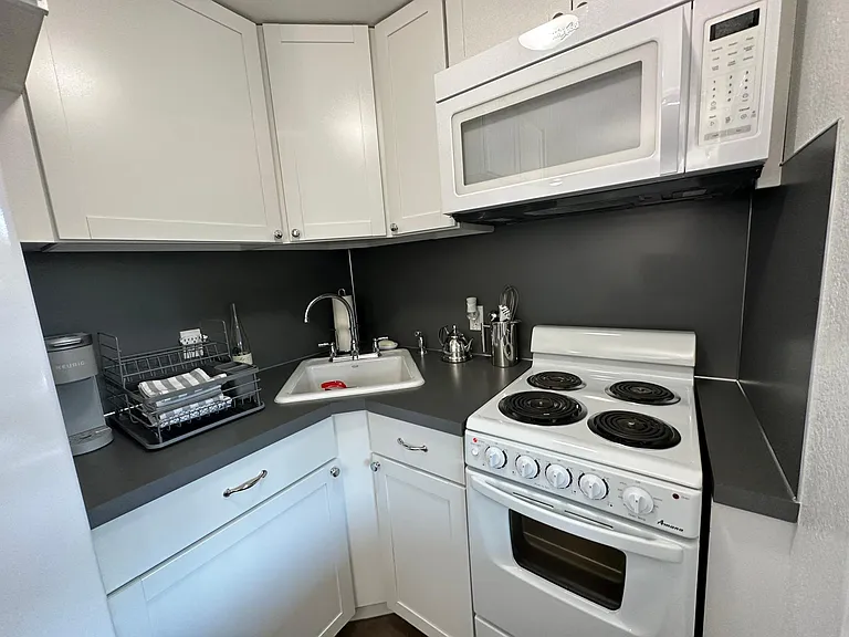 4943 Thompson Ln SE — Photo 16