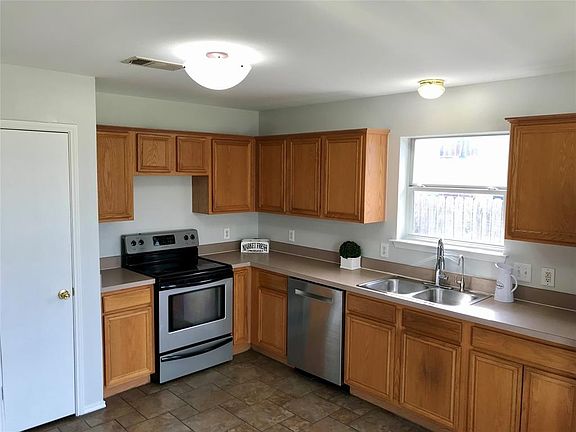 4th image of 721 Cooper Ln
