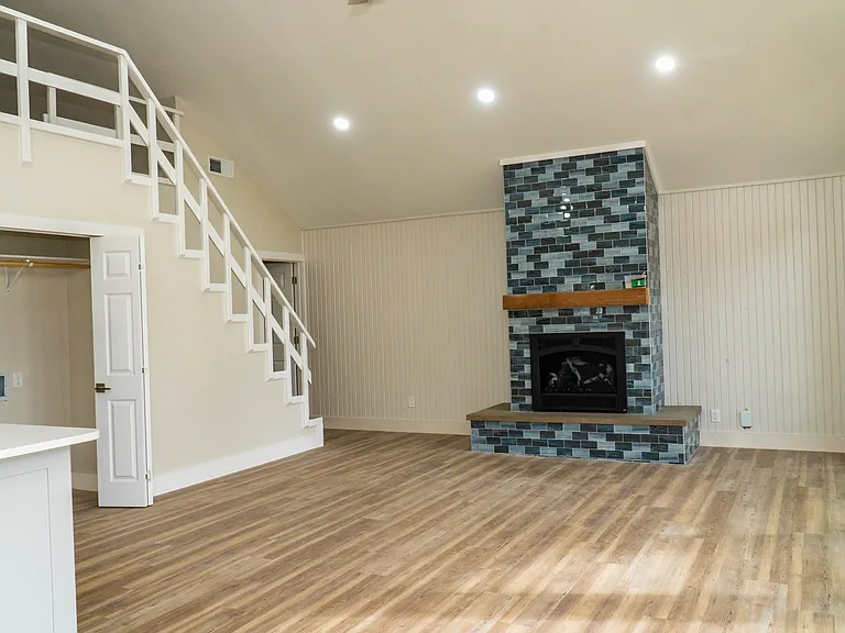 224 Miller Rd — Photo 2