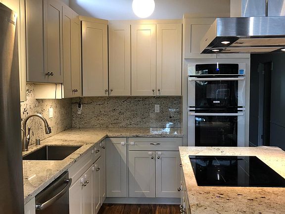 5th image of 1032 Amarillo Ave