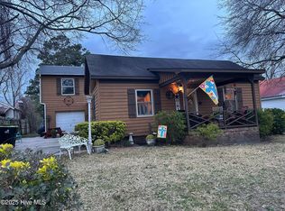 115 E Pine St, Williamston, NC 27892