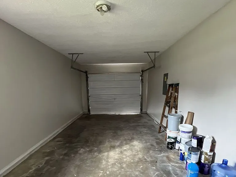 319 Oak Track Dr — Photo 25