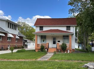 112 S State St, Pana, IL 62557