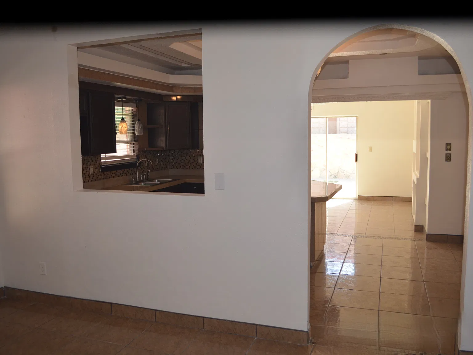 3 bed, 1600 sqft, $1,900 — Photo 4