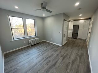 11 Park Dr APT 32, Boston, MA 02215