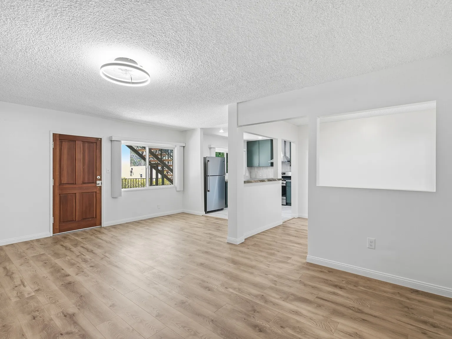 2 bed, 950 sqft, $2,799 — Photo 4