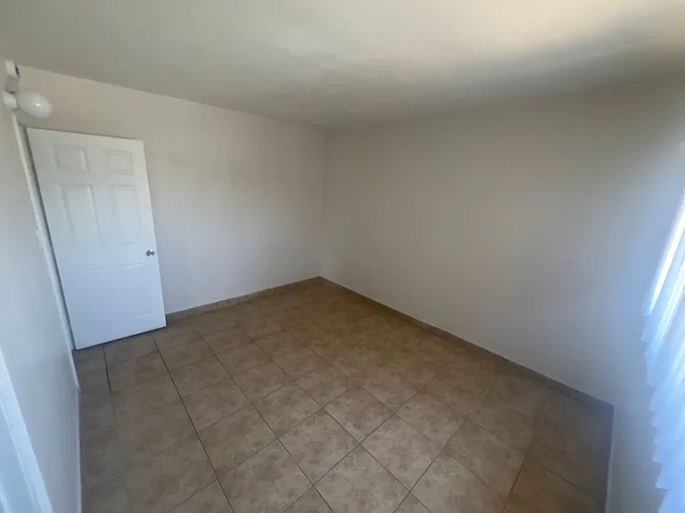 1214 W. Brook St — Photo 10