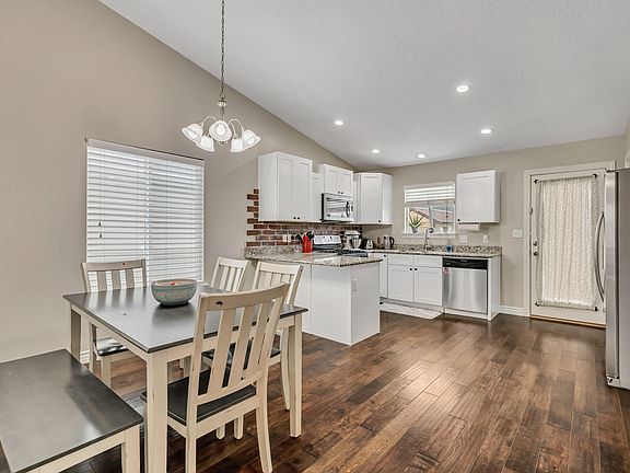 5th image of 1663 E Shadow Dr