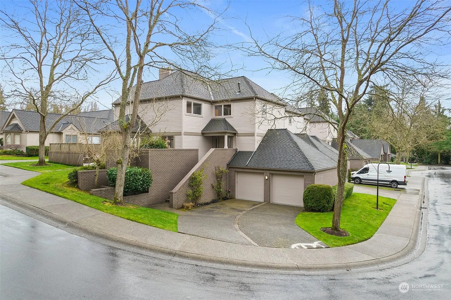 1772 Bellevue Way NE photo 1