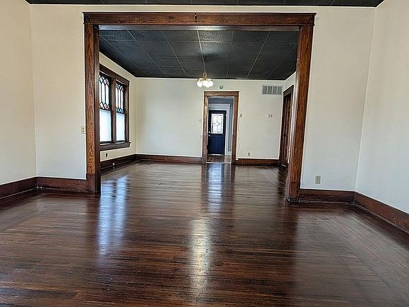 5th image of 514 N Poplar St