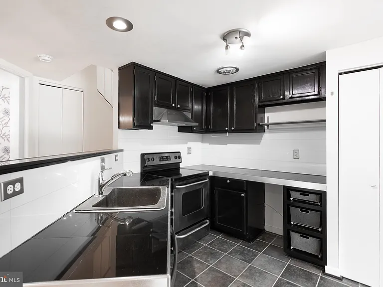 18153 Tunstall Dr — Photo 7