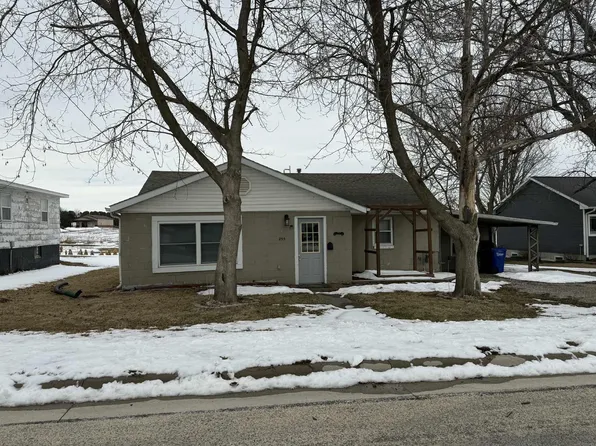 255 E Monroe St, Winthrop, IA 50682
