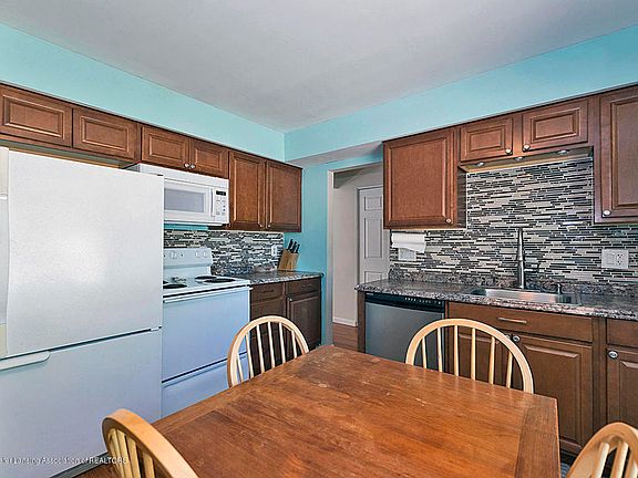 3rd image of 5815 Annapolis Dr
