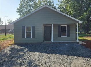 199 S 12th Ave, Mayodan, NC 27027