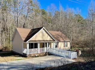 814 New Hope Rd, Pickens, SC 29671