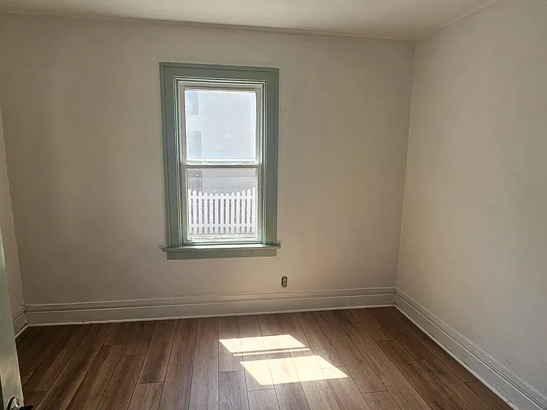 222 N Grange Ave — Photo 7