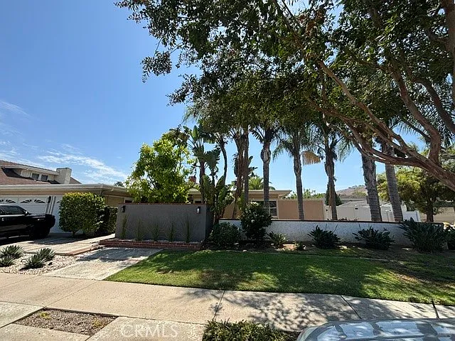 19512 Sierra Santo Rd — Photo 1