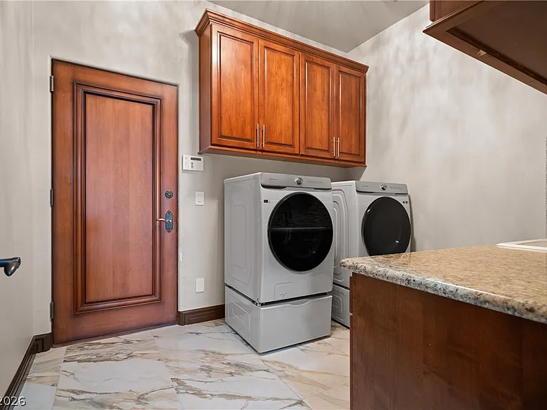 904 Calville Estates Ct — Photo 61