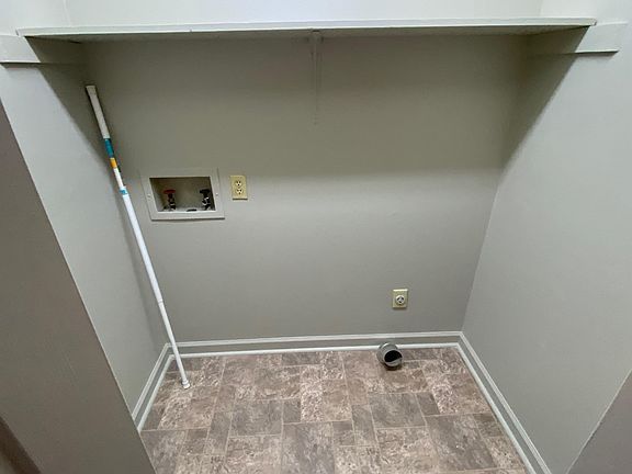 5th image of 1001A W Lane St