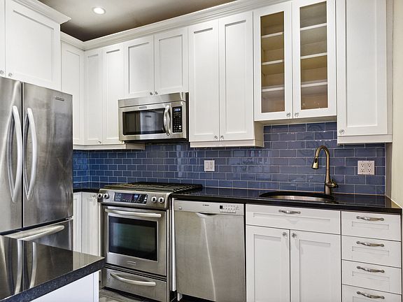 3rd image of 771 W End Ave APT 9I