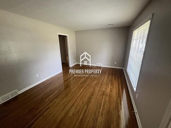 2nd image of 2065 Saint James Dr