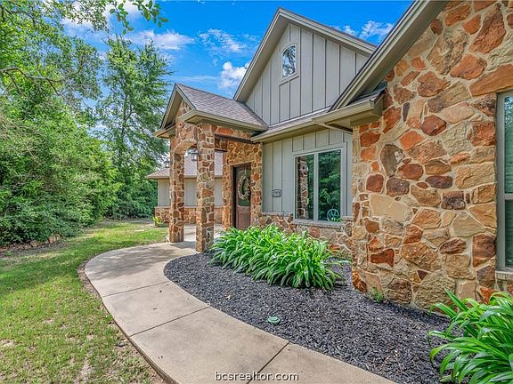 2nd image of 17978 Saddle Creek Dr
