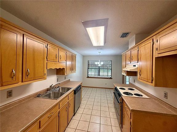 5th image of 21 Oakview Dr