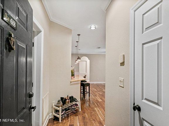 2nd image of 13810 SUTTON PARK Drive #618