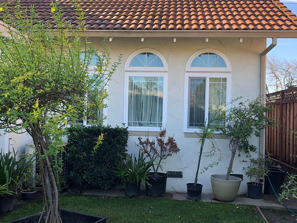 1st image of 1695 Coraltree Pl