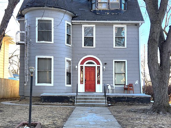 2nd image of 2933 Jackson St #3