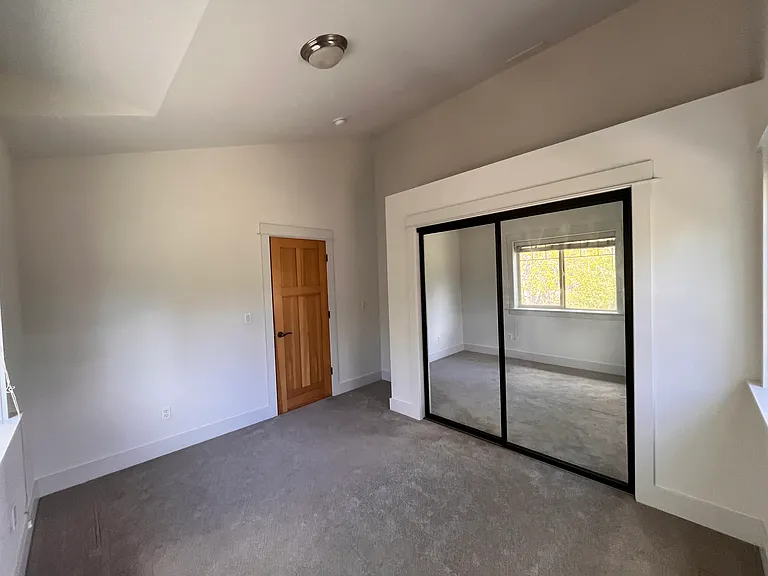 55219 Huntington Rd — Photo 23