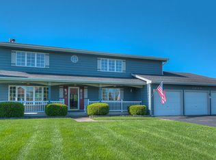 2613 E Royal Ridge Dr, Crete, IL 60417