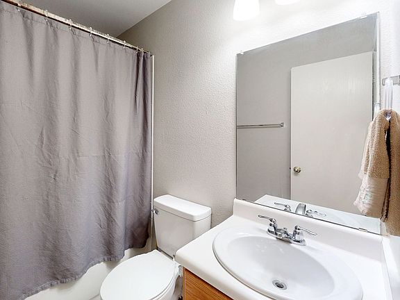 5th image of 15207 Meredith Ln